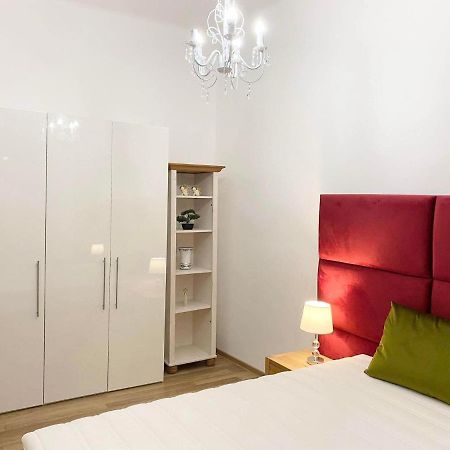 Platanos Apartman Tata Exterior photo